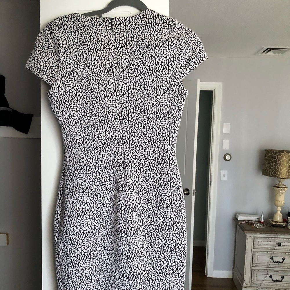 Dress - Picture 6 of 9